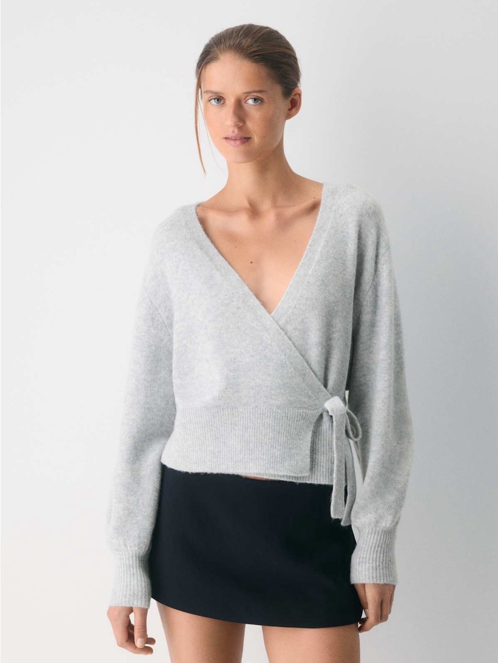 Aritzia Wilfred SoftSpoke Cassidy Light Gray Wrap V-Neck Tie Sweater